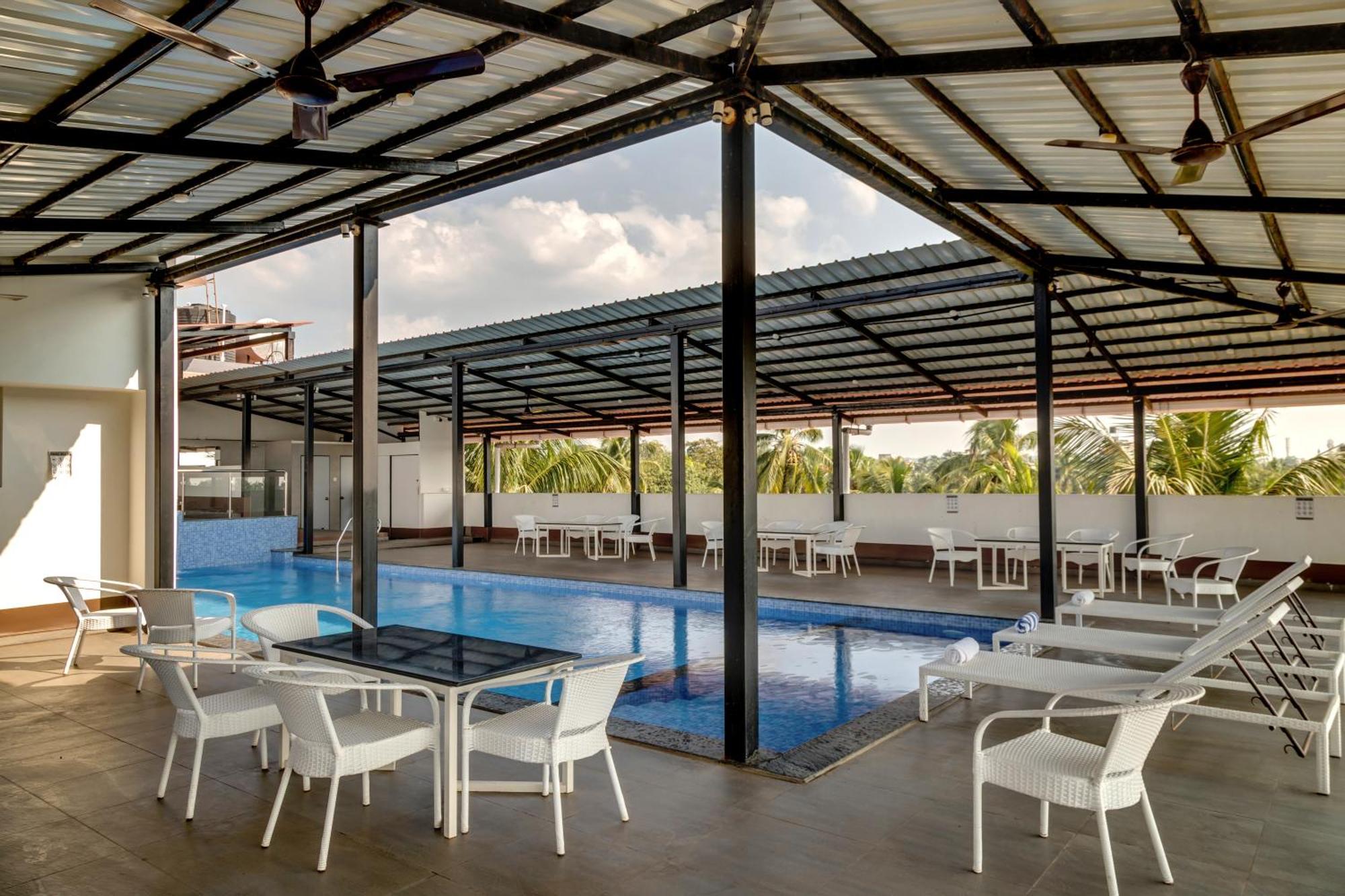 La Baga Beach Hotel By Orion Hotels كالانغيُت المظهر الخارجي الصورة